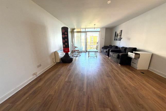 37, Sheerness Mews, London photo 3