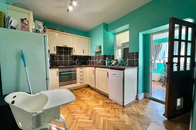 25 High Street, Lydney photo 3