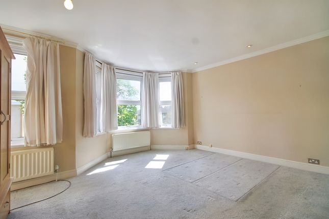 Semi-detached house for sale in Reading Road, Farnborough