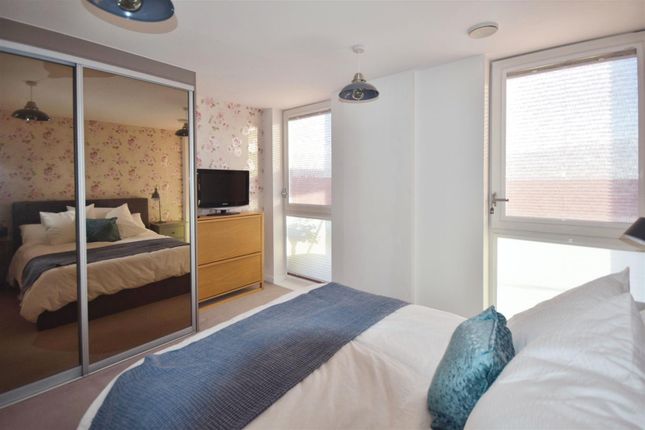 Flat for sale in Baltic Avenue, Brentford