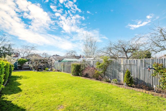 71, Maycross Avenue, Morden photo 3