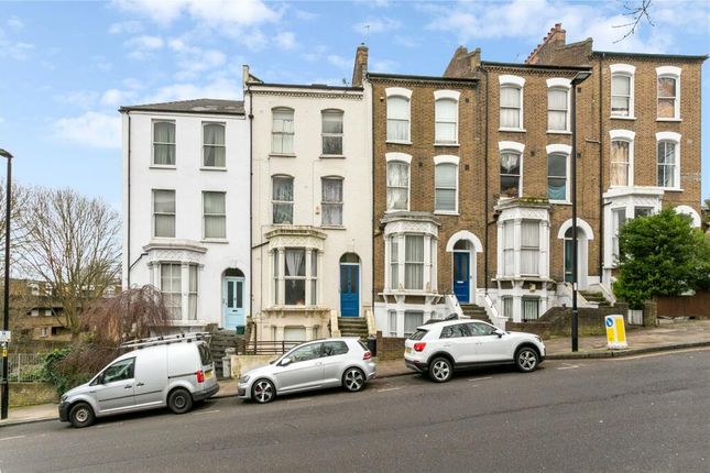 Flat to rent in Hazellville Road, London