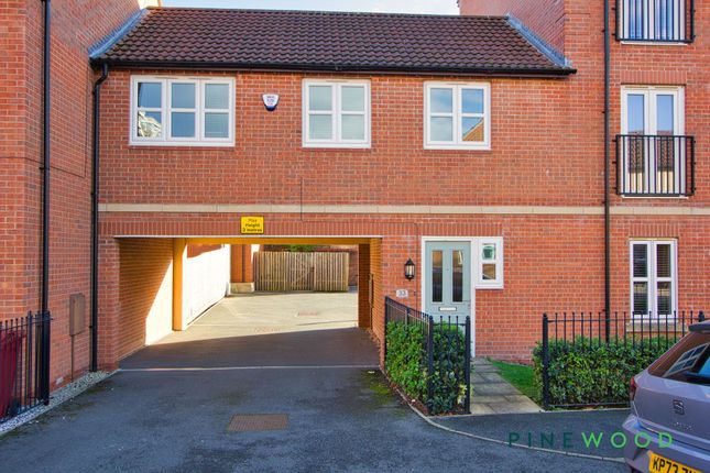 1-bed terraced on 33 Vicarage Walk, Chesterfield, £125,000