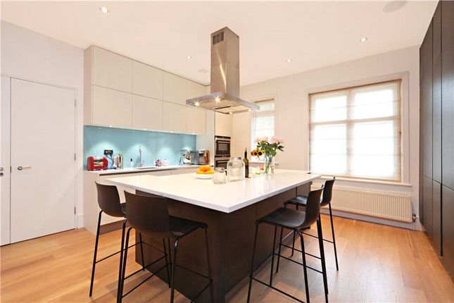 Thumbnail Flat to rent in Holland Park Road, London