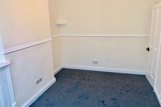 47, Leicester photo 4