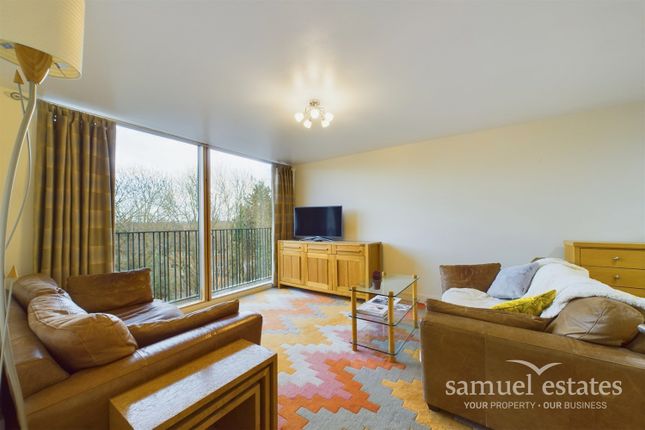Flat for sale in Watermill Way, Colliers Wood, London