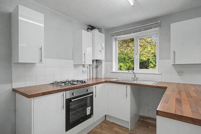 14, Sandover, Northampton photo 4