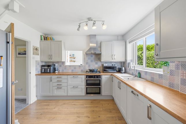 12, Eastland Close, Swansea photo 4