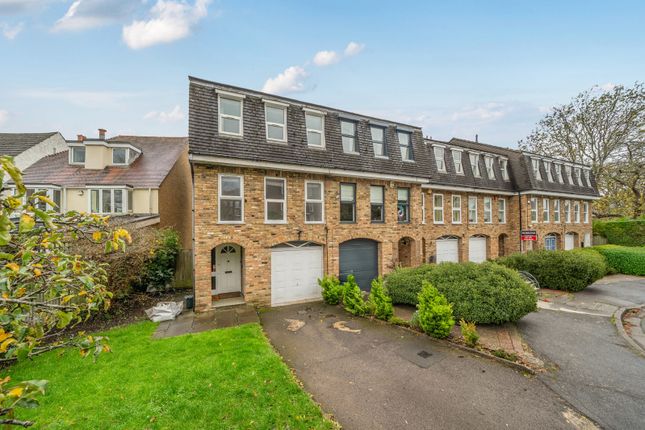 3-bed house on 34, Ashurst Close, Northwood, £740,000