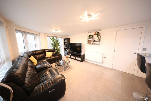 Flat for sale in Queen Street, Hull