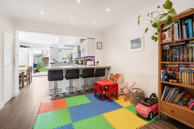 25, Springfield Road, Surrey photo 4