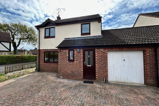 Detached house to rent in Hatherell Road, Pewsham, Chippenham