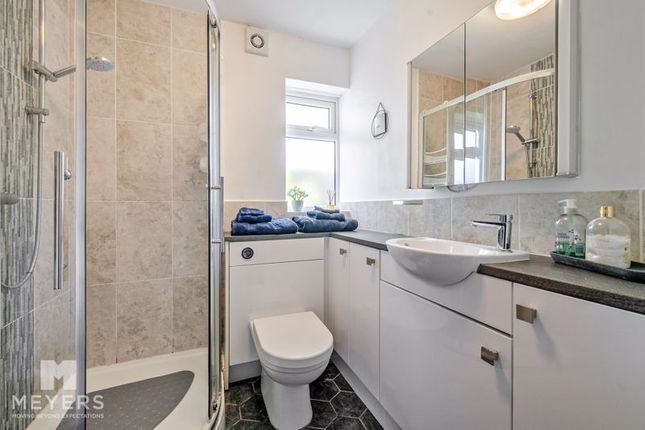 Annexe Shower Room