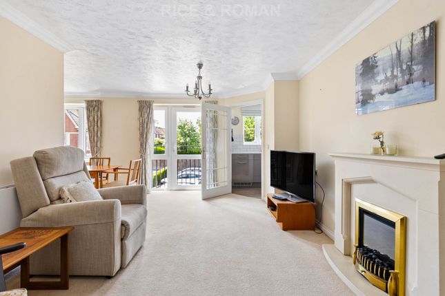 13 Headley Lodge, Leatherhead Road, Ashtead photo 2
