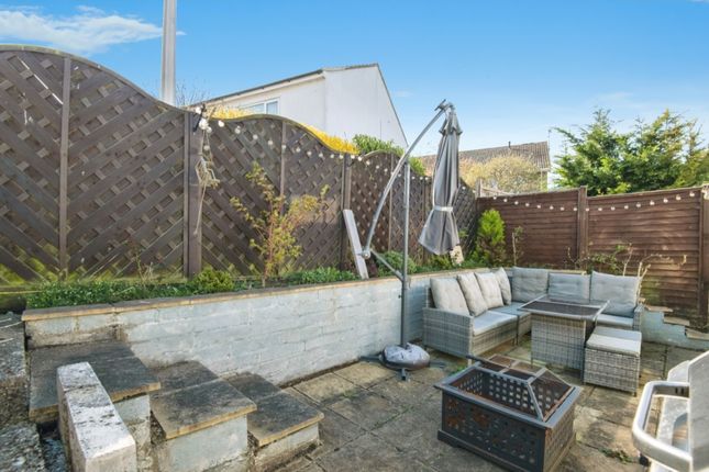 18, Kirby Close, Axminster photo 2