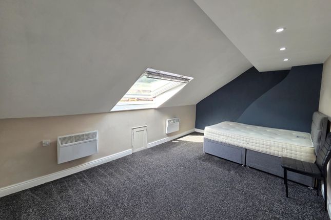 Flat 2, 204-206 Keighley Road, Bradford photo 5