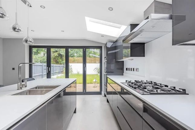 Courthill Road, London photo 4