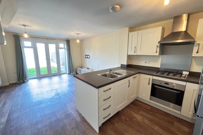 11, Bobbin Crescent, Darlington photo 3