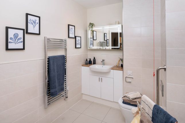 Watson Place, Chipping Norton - Typical Shower Room