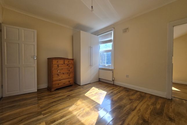 21, Curzon Road, Chatham photo 5