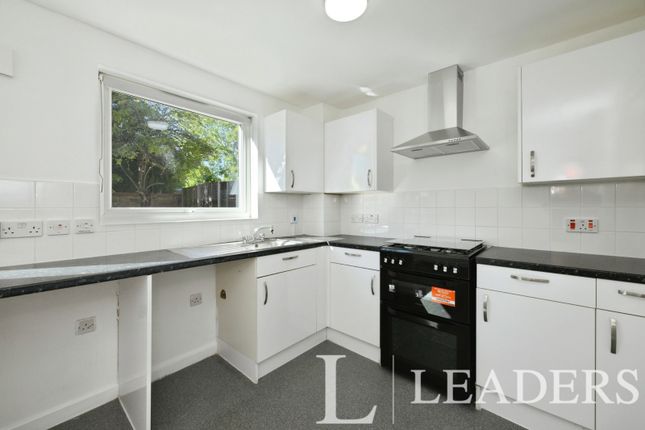 27, Broadoaks, Essex photo 3