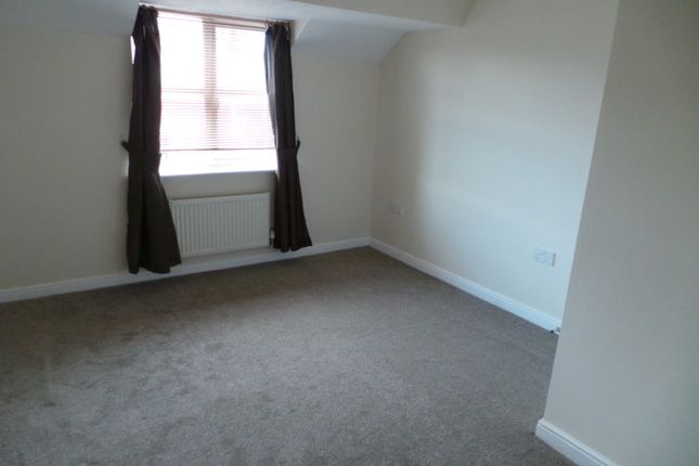 19, Dean Road, North Lincs photo 5