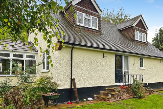 3-bed bungalow on Bank Cottage,, Handleton Common, High Wycombe, £650,000