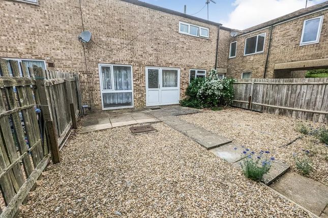 46, Grieg Walk, Corby photo 2
