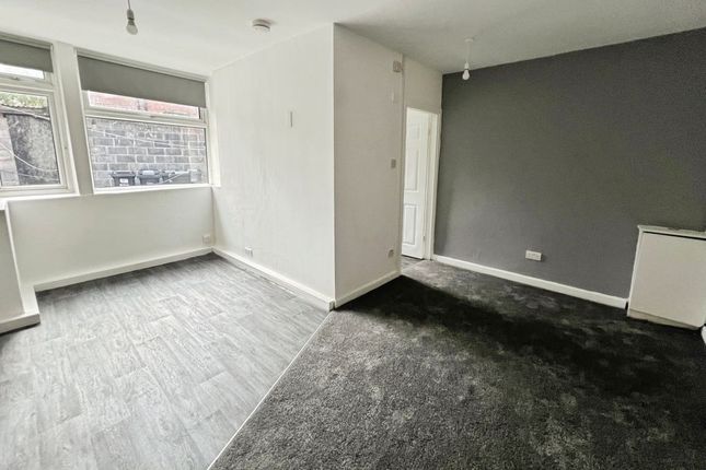 Flat 3, 12, Vernon Street, Bolton photo 4