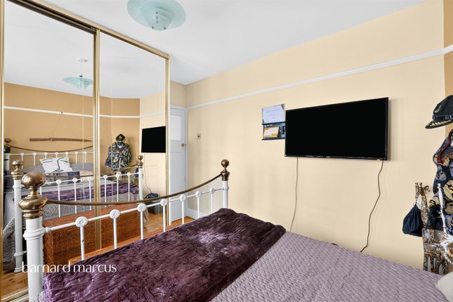 Woodstock Way, Mitcham photo 4