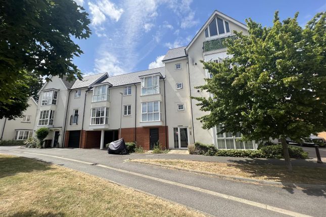 Thumbnail Flat for sale in Lambourne Chase, Great Baddow, Chelmsford
