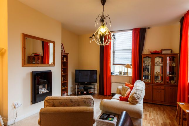 Flat for sale in Apartment 18 Richmond House Apartments, Charlotte Close, Halifax
