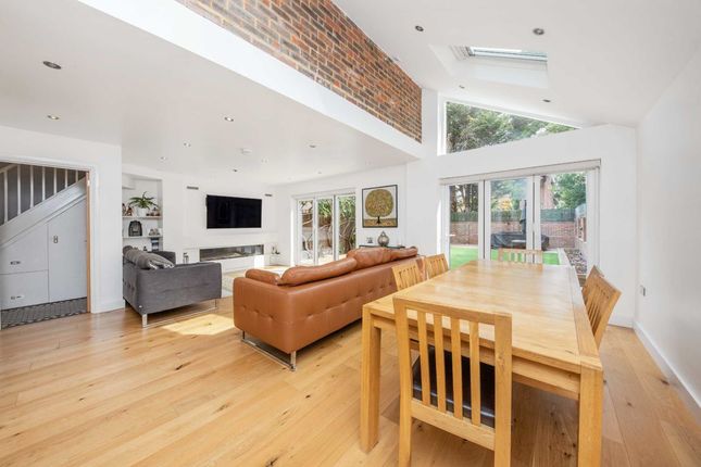 Property for sale in The Avenue, Berrylands, Surbiton