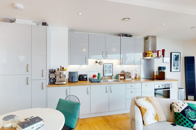 Flat for sale in Cutter Lane, Greenwich, London