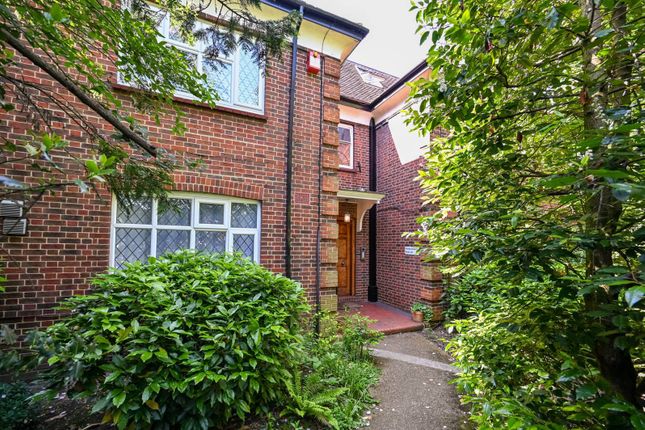 Thumbnail Flat for sale in Grand Drive, Raynes Park, London