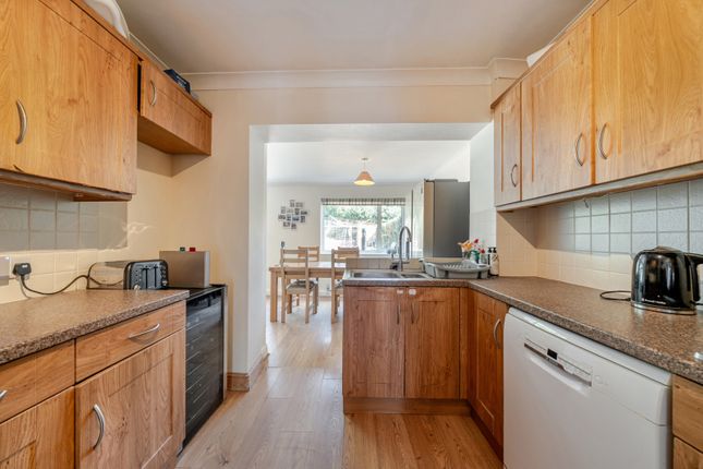 145, Cloonmore Avenue, Orpington photo 4