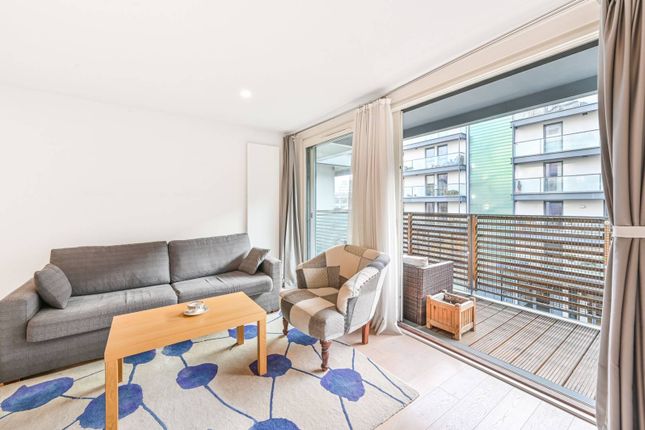 Flat to rent in Reliance Wharf, Haggerston, London