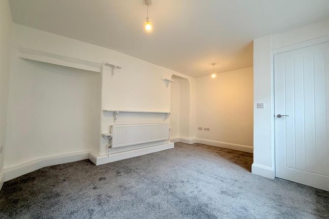 1, Hungerford Court, Cullompton photo 3