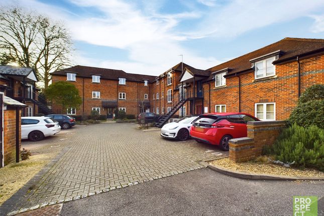 Thumbnail Flat for sale in Townside Court, 6 Crown Place, Reading, Berkshire