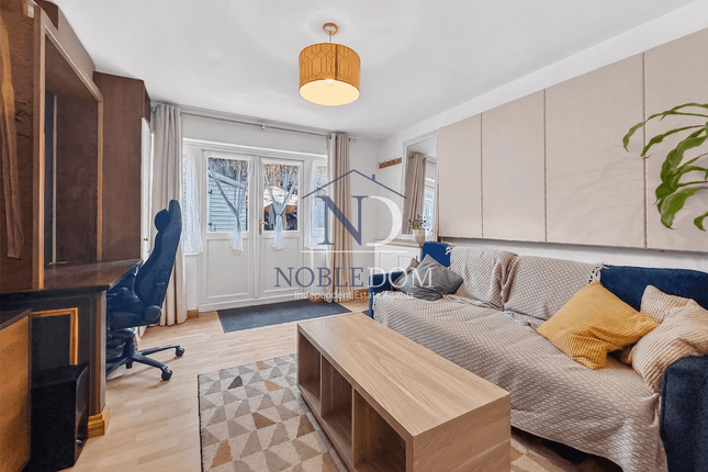 11 Sutton Dene, Hounslow photo 3