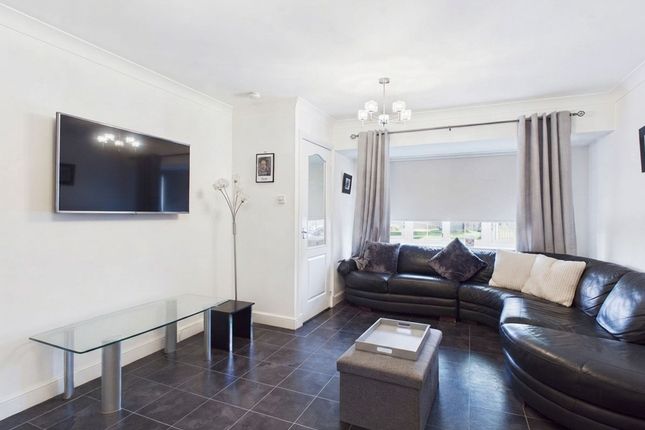 7 Oakdene Crescent, Motherwell photo 2