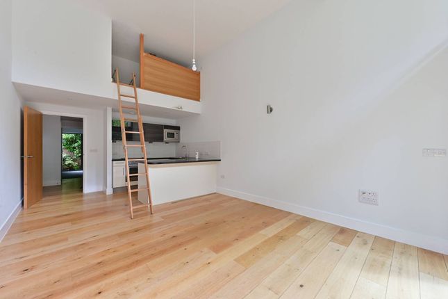 Thumbnail Flat to rent in Clarence Lane, Roehampton, London