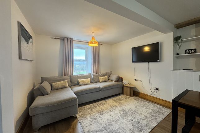 102, Heol Y Gors, Ammanford photo 2