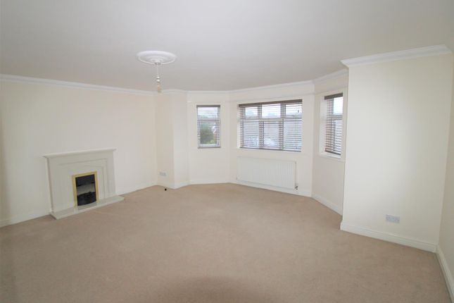 Apt 4, 42 Dowhills Road, Liverpool photo 2