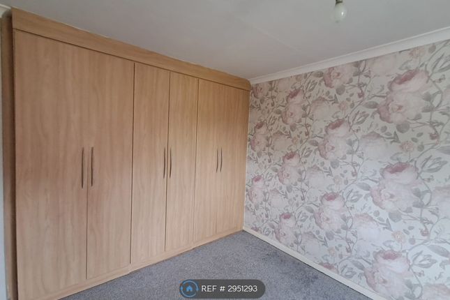 Turton Grove, Burnley photo 5