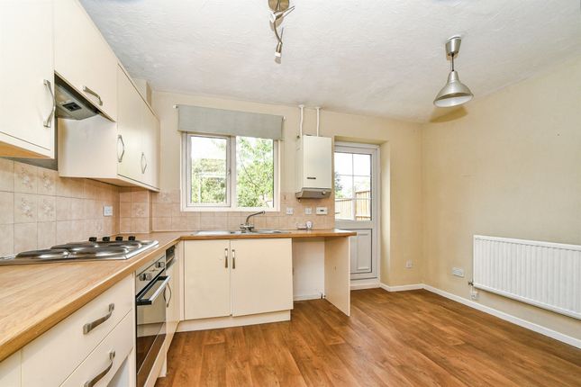 2, Mendip Close, Swindon photo 3