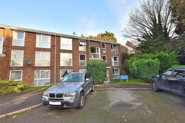 2 bed flat for sale in Queens Court, Dunstable, Bedfordshire LU5