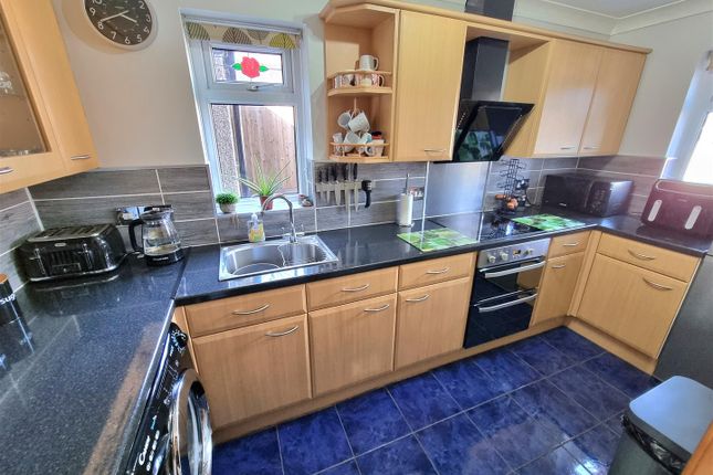1, Crabbs Close, Launceston photo 4