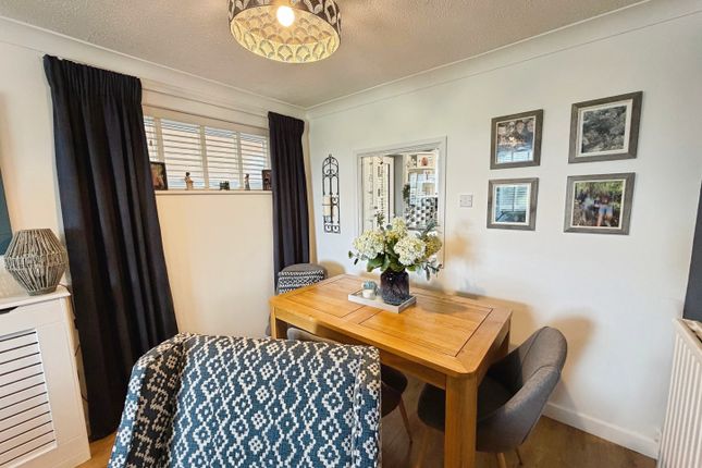 18, Shepherds Mead, Westbury, Wilthshire photo 4
