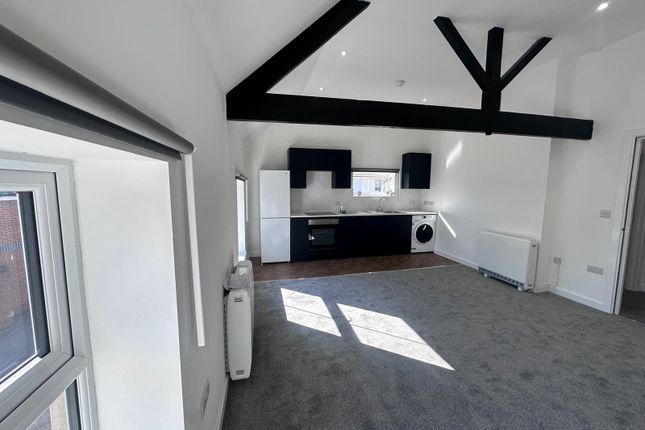 Flat 4, 1-7 St. Andrews Buildings, High Street, Hamble,, Southampton photo 4